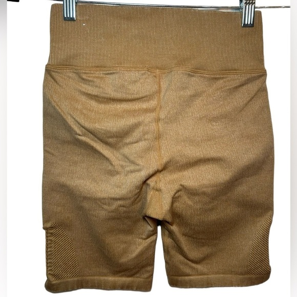 NWOT OFFLINE by Aerie Seamless Macrame 7" Bike Short- Golden Tan/ Size Small - Picture 4 of 6